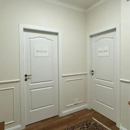 Biedermeier Pensión Trieste